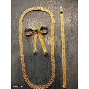 VINTAGE GOLD TONE NUGGET SET WITH NECKLACE, BRACELET & BROOCH. BRACELET - KOREA